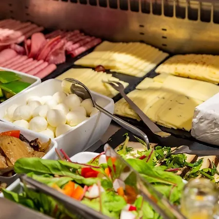 Ursula In Der Zum Kronprinzen Direkt Gegenueber Der Saarow Therme Bad Saarow