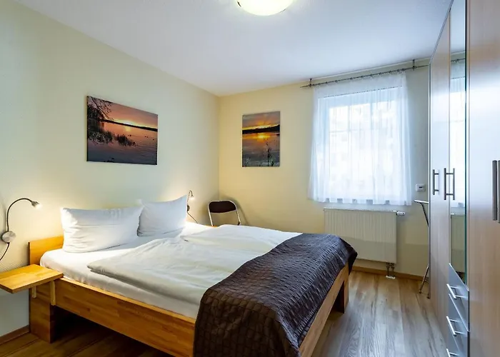 Ursula In Der Zum Kronprinzen Direkt Gegenueber Der Saarow Therme * Bad Saarow