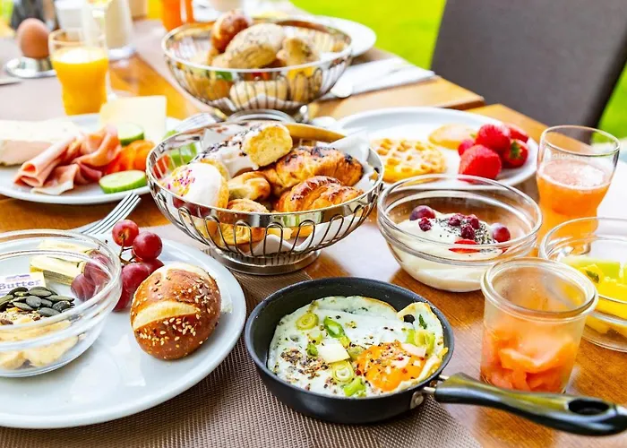 Ursula In Der Zum Kronprinzen Direkt Gegenueber Der Saarow Therme