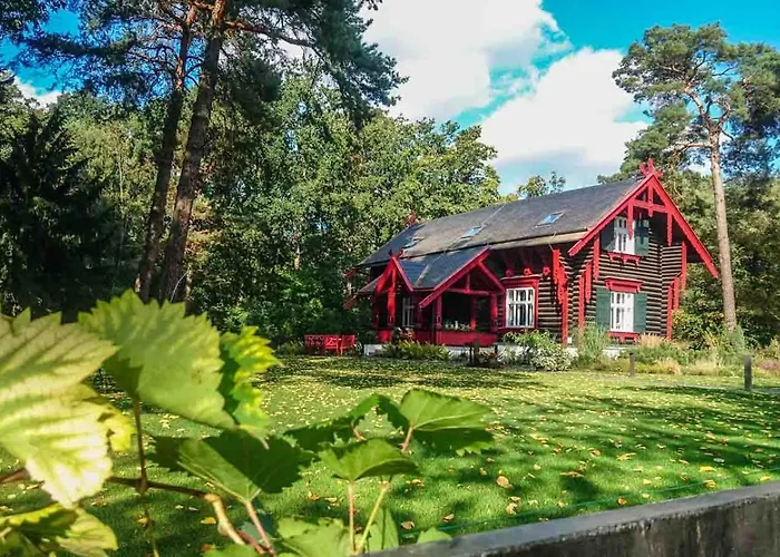 Ursula In Der Zum Kronprinzen Direkt Gegenueber Der Saarow Therme * Bad Saarow